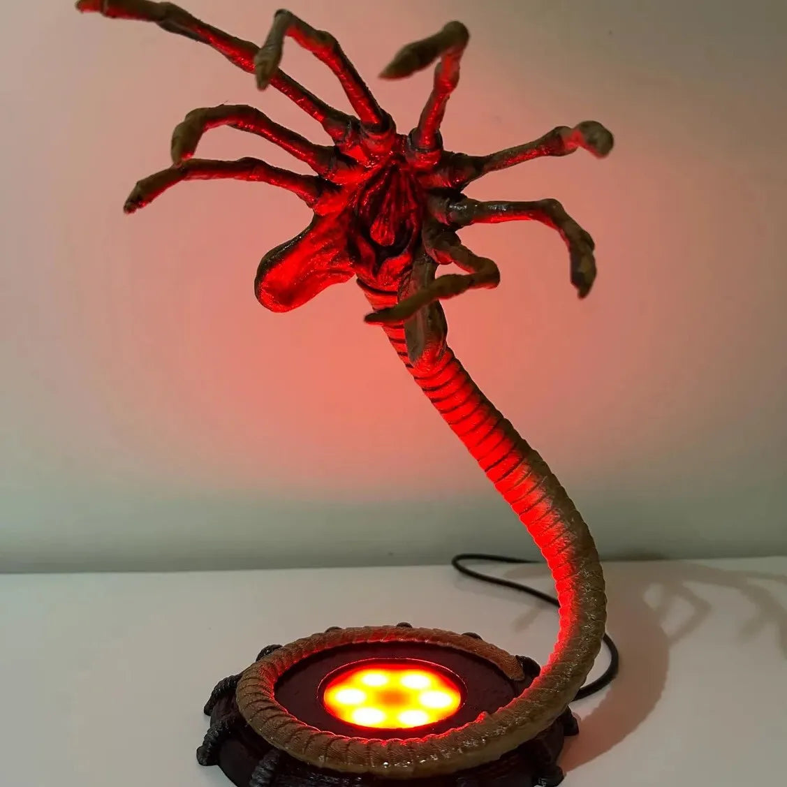 Alien Facehugger Lamp Nightlight, Flashing Halloween Pumpkin Decor with LED Lights, Horror Atmosphere Home Party Decorations